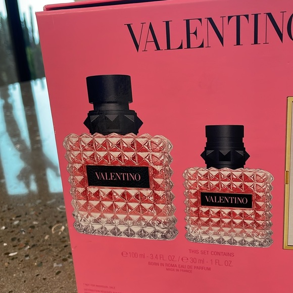 Valentino Donna Born in Roma Perfume Set - Picture 10 of 10